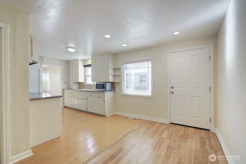 Property photo for 1210 Ne 95th Street, Seattle photo 11