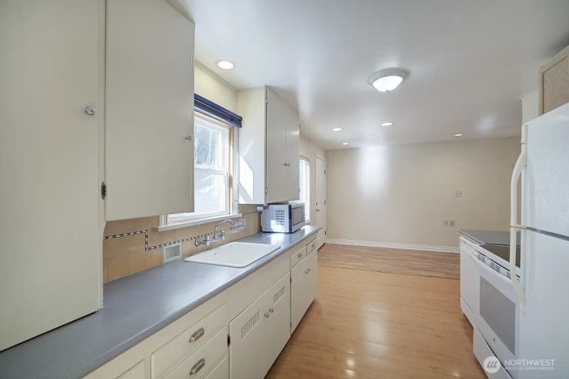 Property photo for 1210 Ne 95th Street, Seattle photo 7