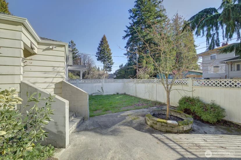 Property photo for 1210 Ne 95th Street, Seattle photo 2