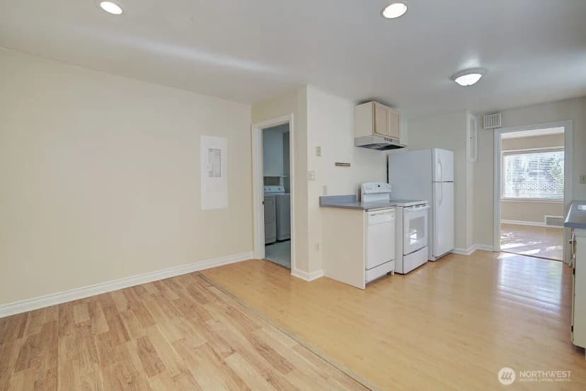 Property photo for 1210 Ne 95th Street, Seattle photo 12