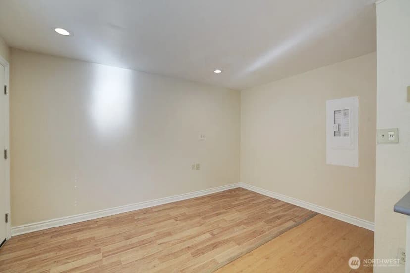 Property photo for 1210 Ne 95th Street, Seattle photo 10