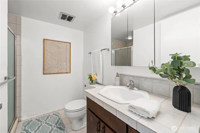 Property photo for 18001 Ne 10th Street, Bellevue photo 28