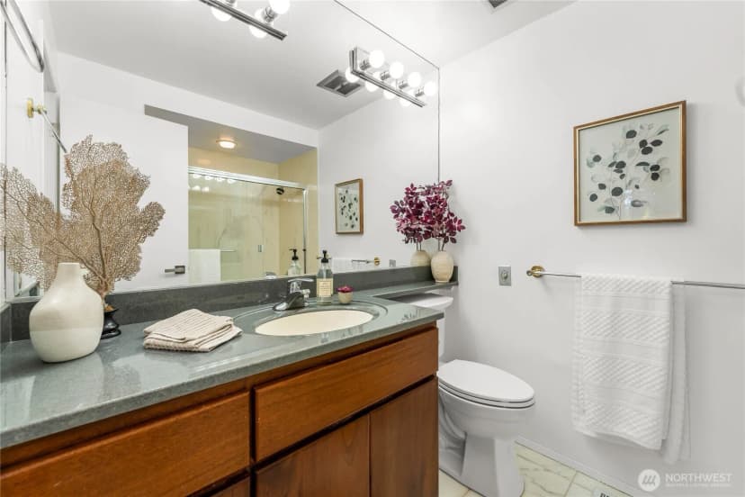Property photo for 18001 Ne 10th Street, Bellevue photo 20