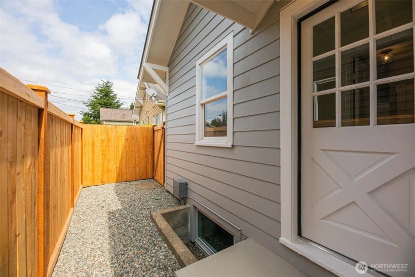 Property photo for 2018 Oakes Avenue, Everett photo 21