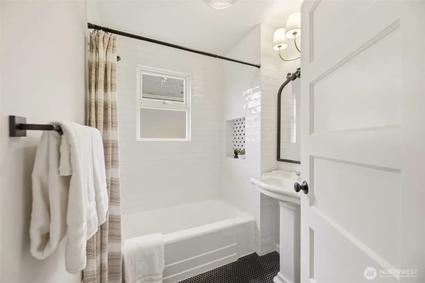 Property photo for 2018 Oakes Avenue, Everett photo 13