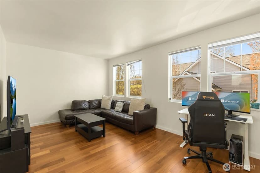 Property photo for 6895 Holly Park Drive S, Seattle photo 5