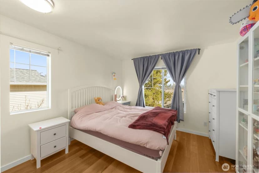 Property photo for 6895 Holly Park Drive S, Seattle photo 22