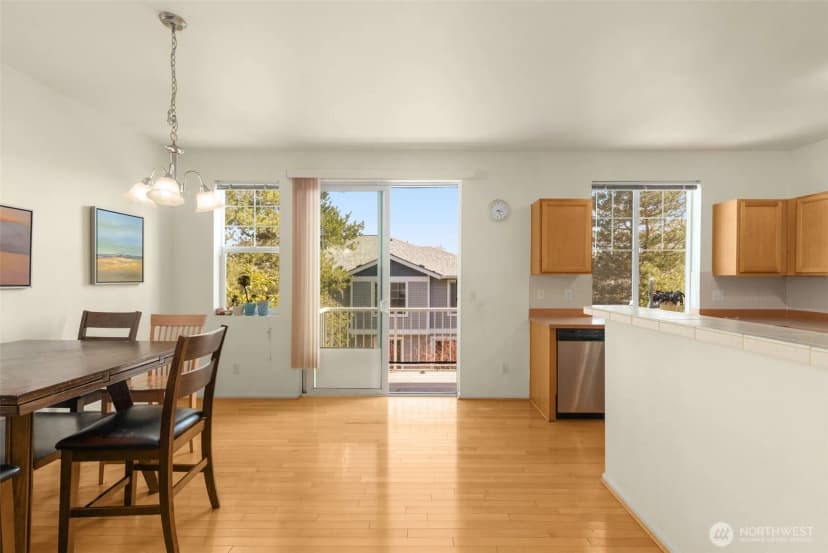 Property photo for 6895 Holly Park Drive S, Seattle photo 13
