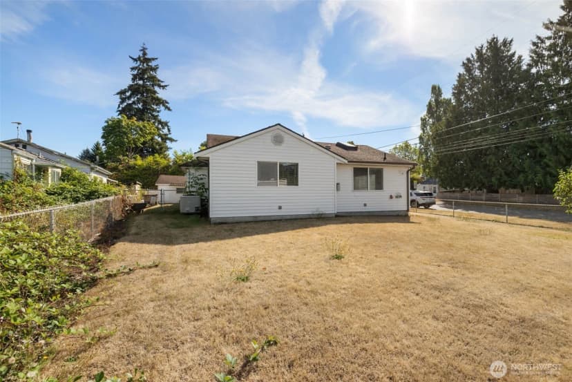Property photo for 1819 S 17th St, Tacoma photo 24