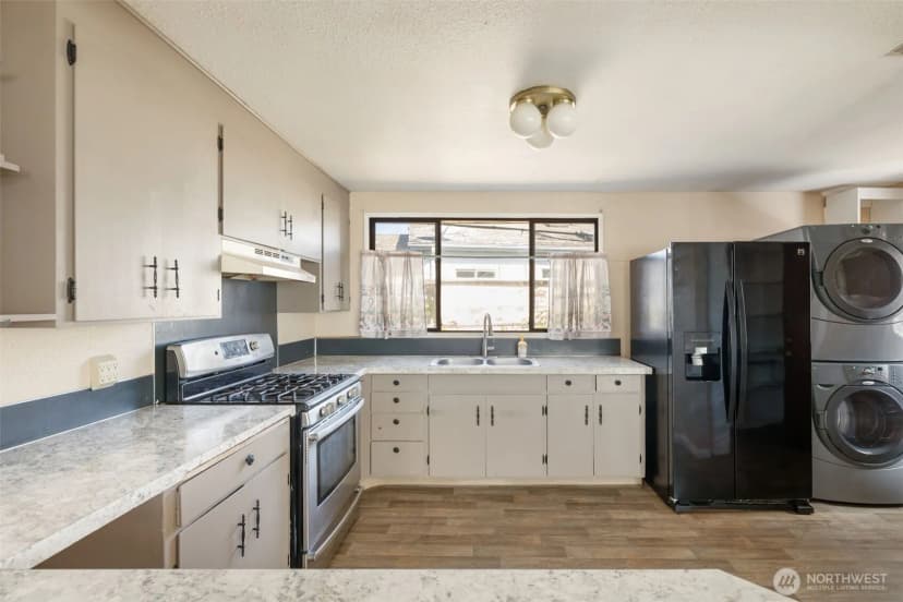 Property photo for 1819 S 17th St, Tacoma photo 6