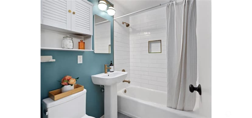 Property photo for 8438 41st Avenue Sw, Seattle photo 16