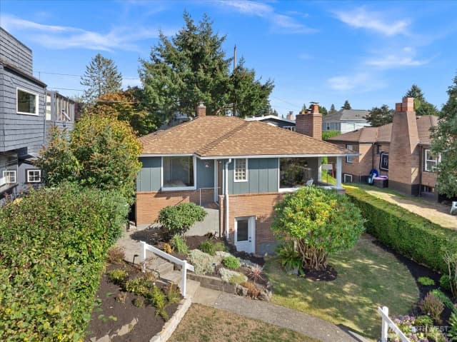 Property photo for 8438 41st Avenue Sw, Seattle photo 2