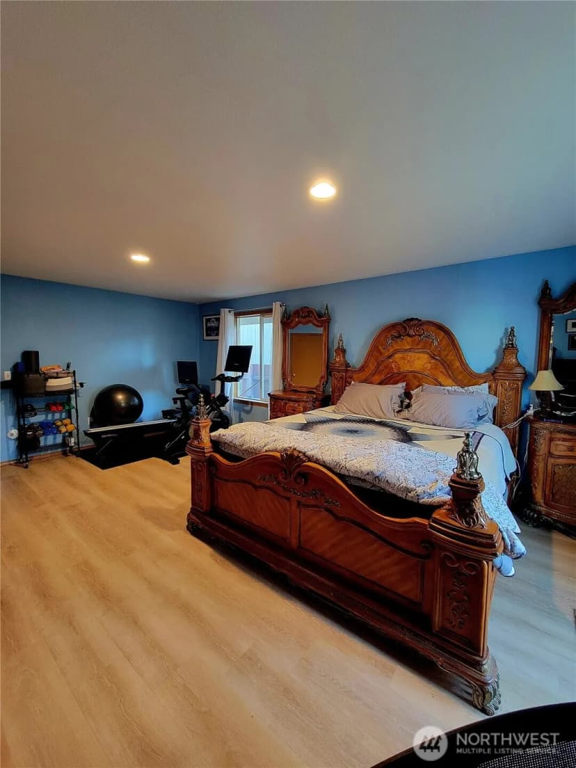 Property photo for 2425 177th Street Ct E, Tacoma photo 9