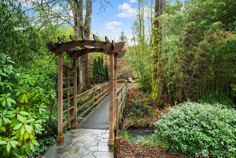 Property photo for 16 Cascade Key, Bellevue photo 36