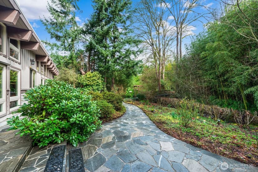 Property photo for 16 Cascade Key, Bellevue photo 31