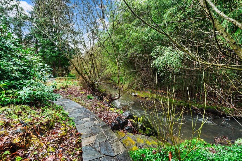 Property photo for 16 Cascade Key, Bellevue photo 34