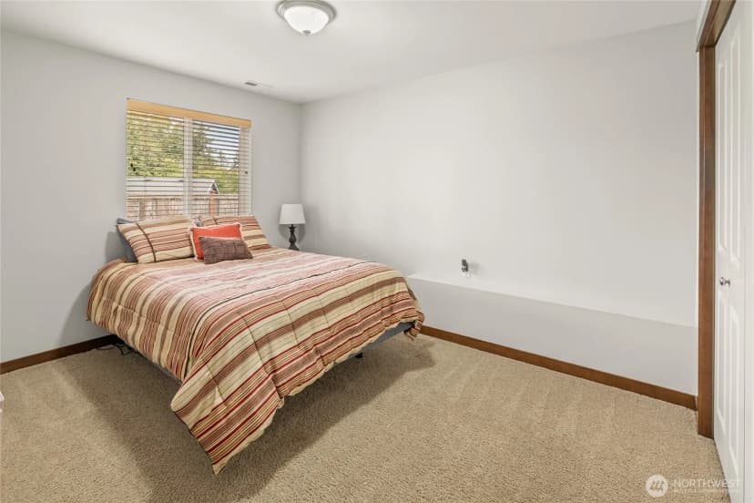 Property photo for 2012 Ne 37th Place, Renton photo 31
