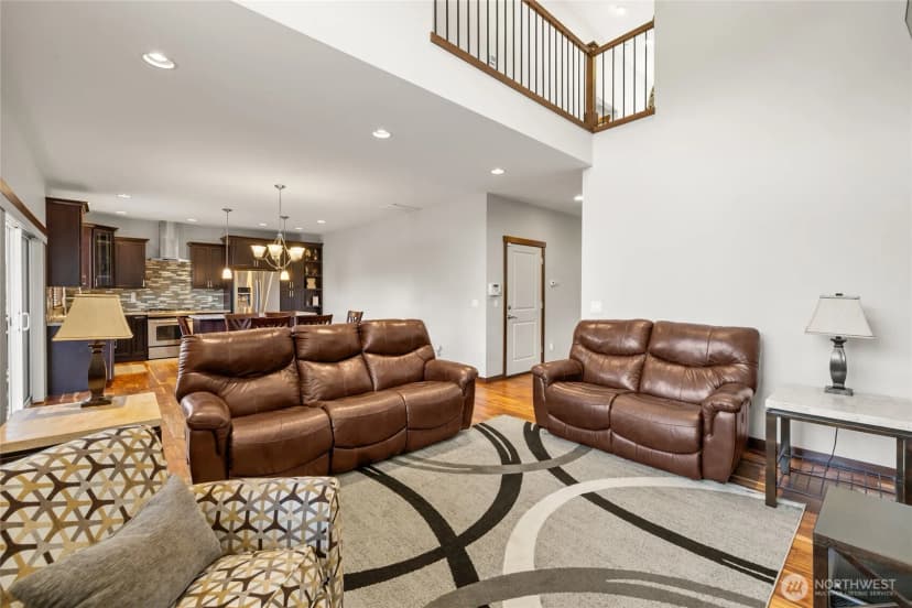 Property photo for 2012 Ne 37th Place, Renton photo 9
