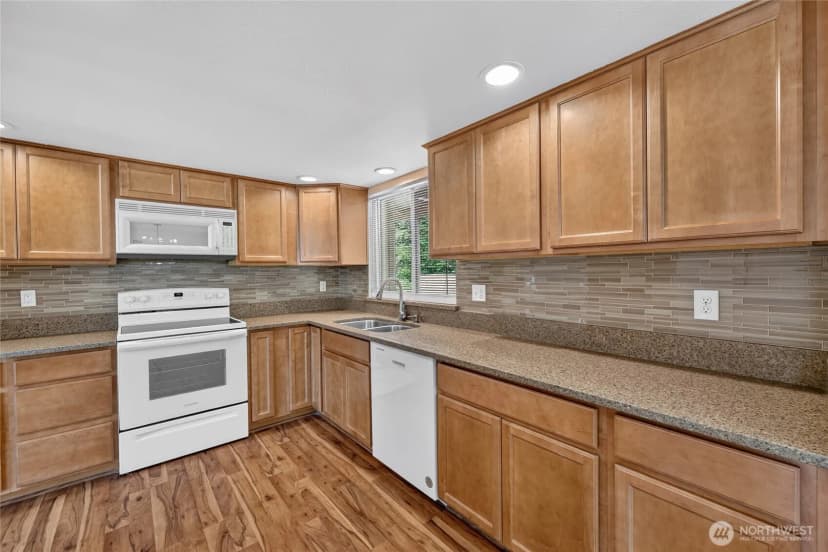 Property photo for 4017 107th Place Ne, Marysville photo 8
