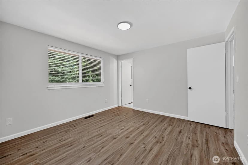 Property photo for 4017 107th Place Ne, Marysville photo 12