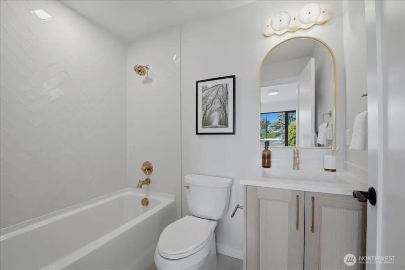 Property photo for 308 Daley Street #308, Edmonds photo 23