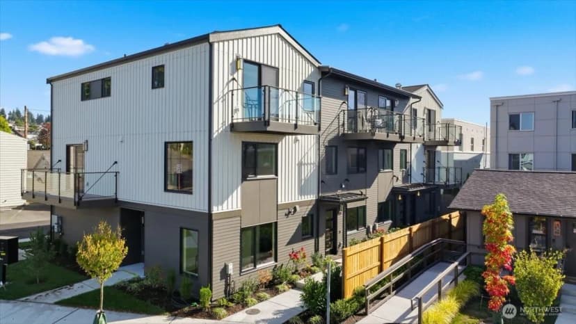 Property photo for 308 Daley Street #308, Edmonds photo 2