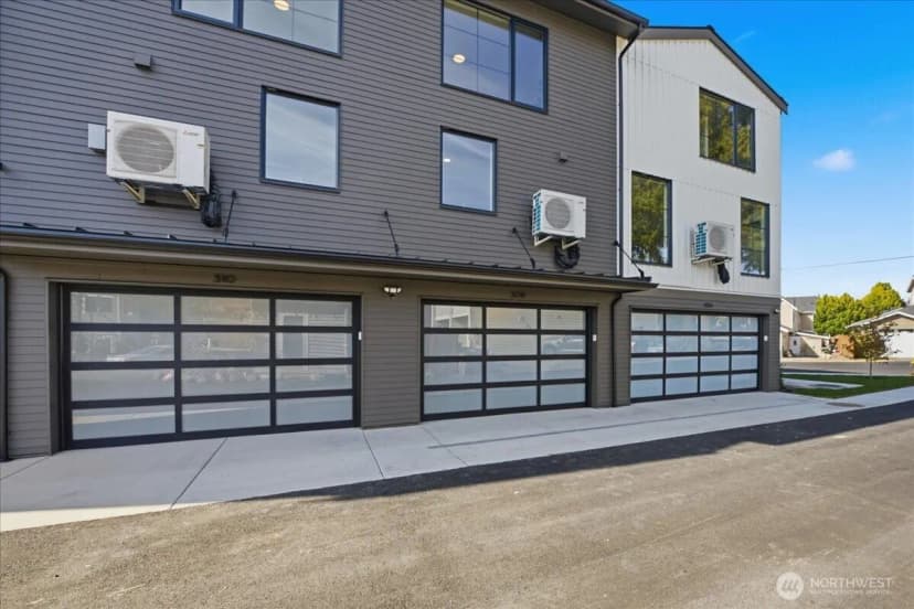 Property photo for 308 Daley Street #308, Edmonds photo 4