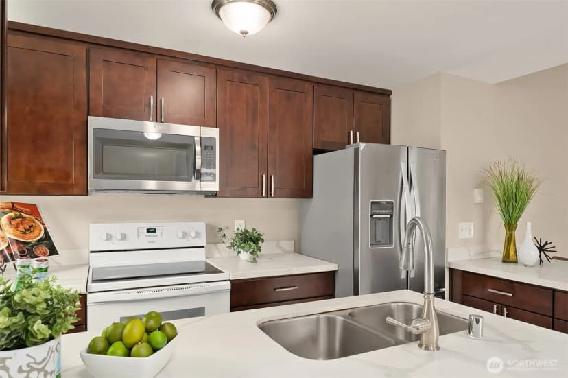 Property photo for 12424 109th Court Ne #d304, Kirkland photo 6