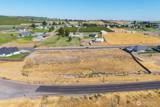 Property photo for 141 Columbia Bluff Lane #lot 9, Pasco photo 4