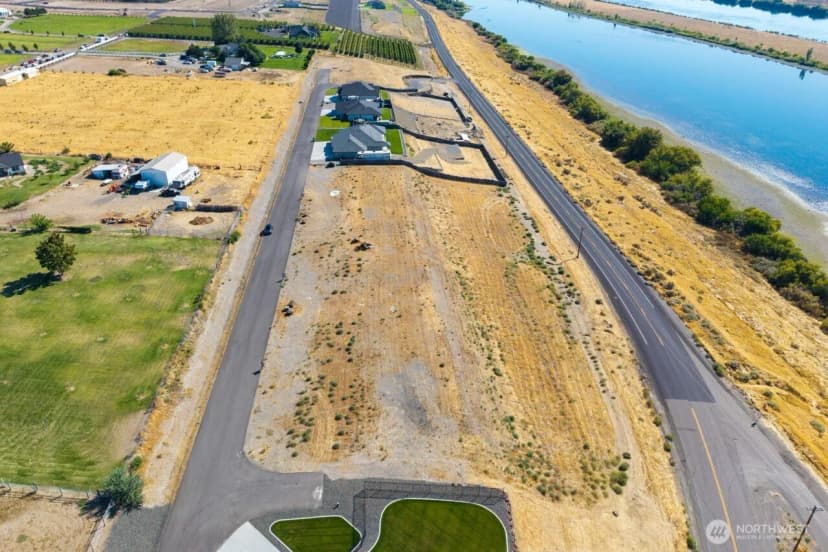 Property photo for 141 Columbia Bluff Lane #lot 9, Pasco photo 2
