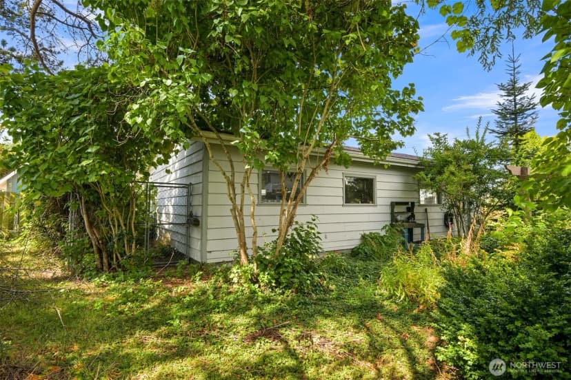 Property photo for 869 Harrison Avenue, Blaine photo 28