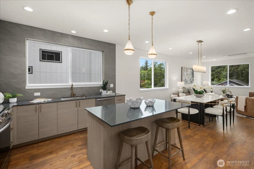 Property photo for 10326 Ashworth Avenue N, Seattle photo 11
