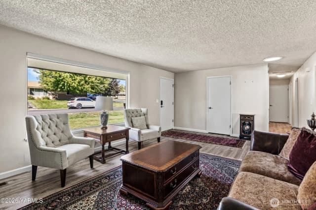 Property photo for 6604 Chinook Drive, Yakima photo 4