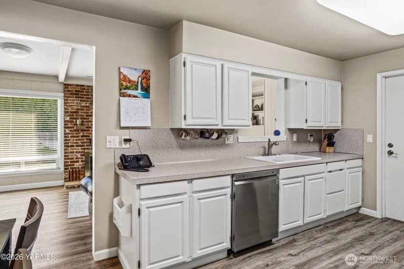Property photo for 6604 Chinook Drive, Yakima photo 8