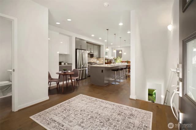 Property photo for 3300 Ne 65th Street #204, Seattle photo 5