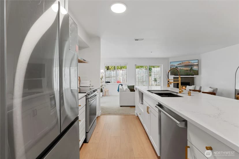 Property photo for 901 E Marine View Drive #305, Everett photo 11