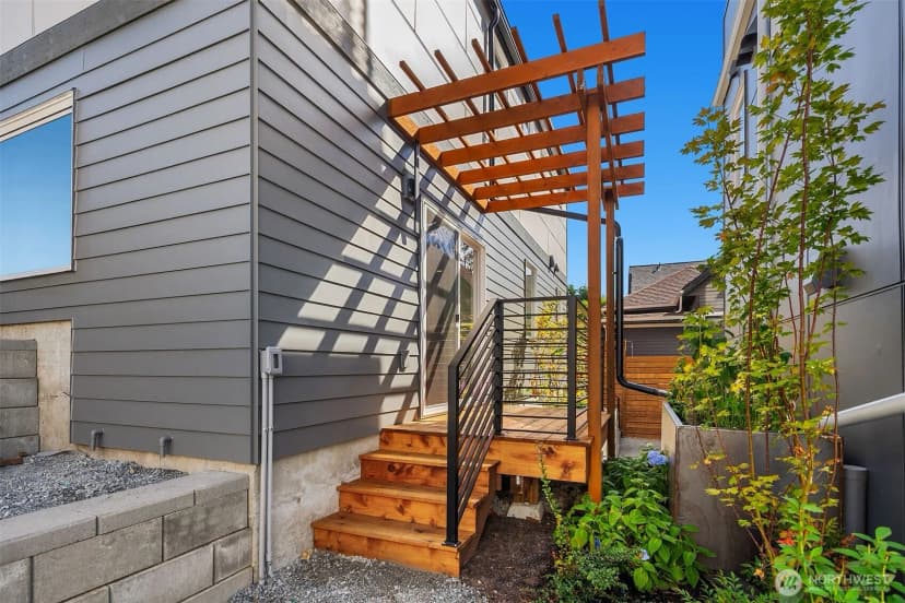 Property photo for 908 29th Avenue, Seattle photo 10