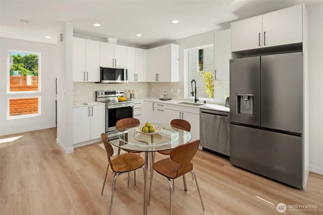 Property photo for 908 29th Avenue, Seattle photo 5
