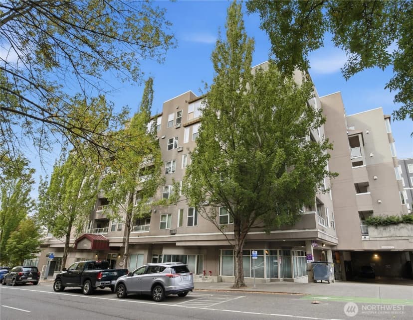 Property photo for 4343 Roosevelt Way Ne #404, Seattle