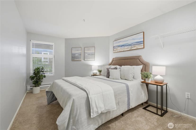 Property photo for 4343 Roosevelt Way Ne #404, Seattle photo 17