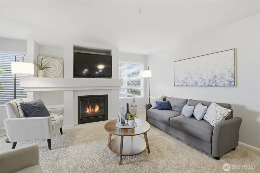 Property photo for 4343 Roosevelt Way Ne #404, Seattle photo 4
