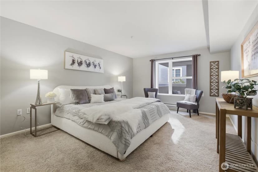 Property photo for 4343 Roosevelt Way Ne #404, Seattle photo 13
