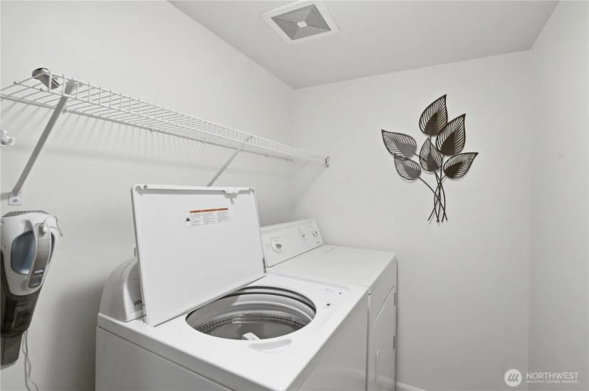 Property photo for 4343 Roosevelt Way Ne #404, Seattle photo 20