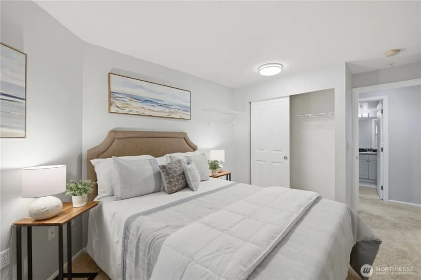 Property photo for 4343 Roosevelt Way Ne #404, Seattle photo 18