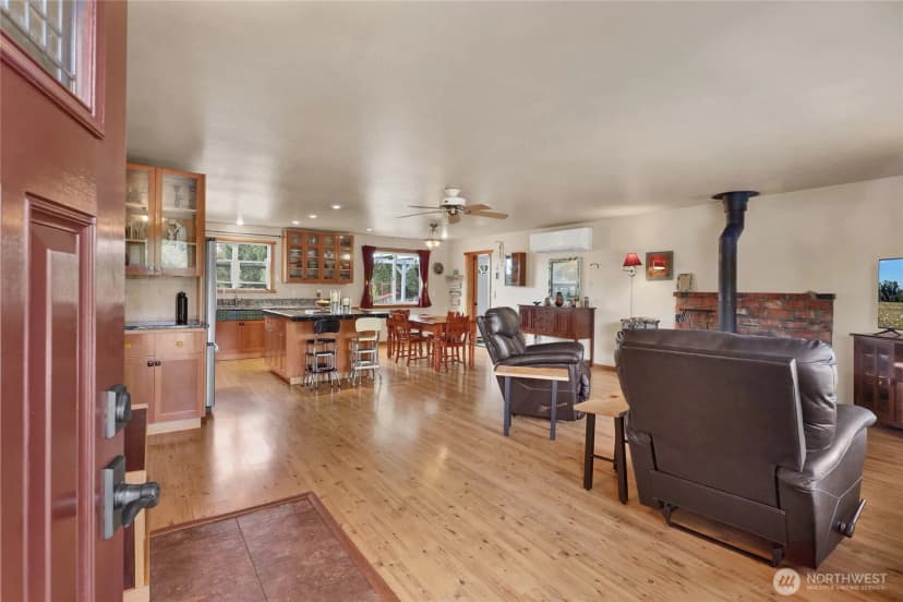 Property photo for 9605 Markworth Road, Blaine photo 6