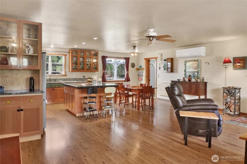 Property photo for 9605 Markworth Road, Blaine photo 7