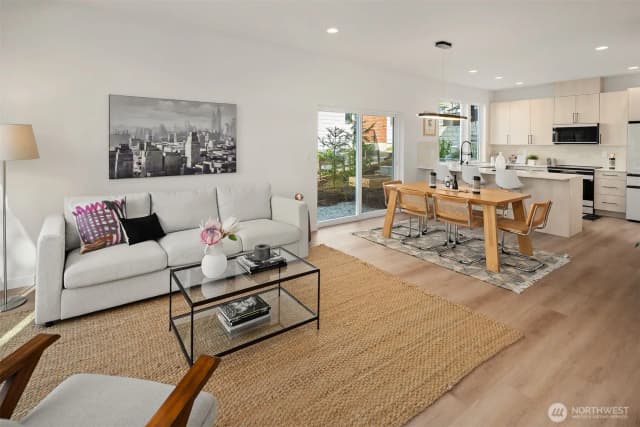 Property photo for 910 29th Avenue, Seattle photo 5