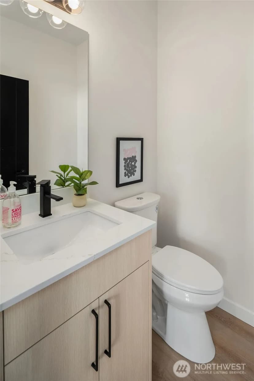 Property photo for 910 29th Avenue, Seattle photo 11