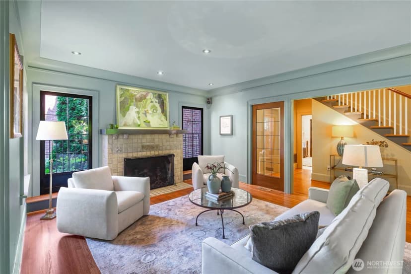 Property photo for 2306 Lake Park Drive S, Seattle photo 6