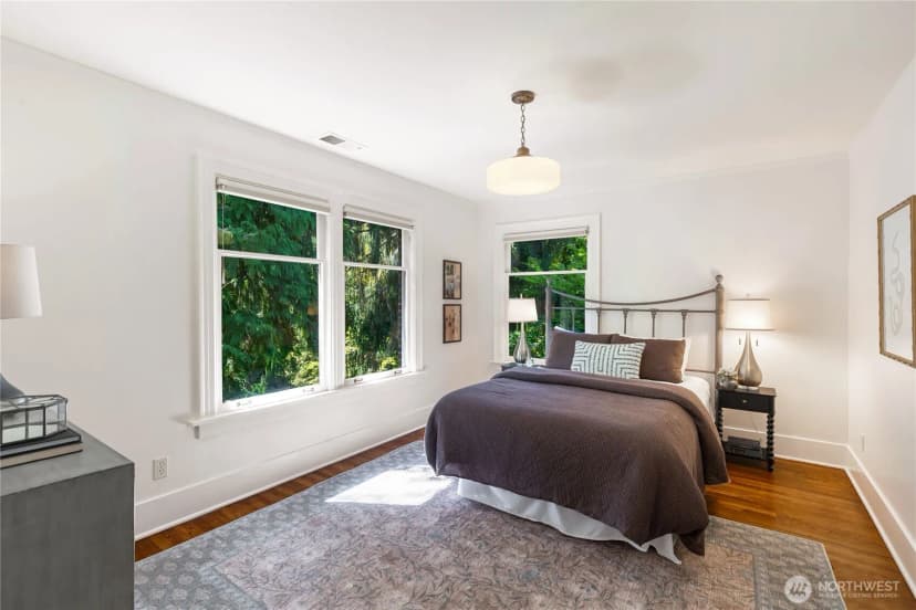 Property photo for 2306 Lake Park Drive S, Seattle photo 28